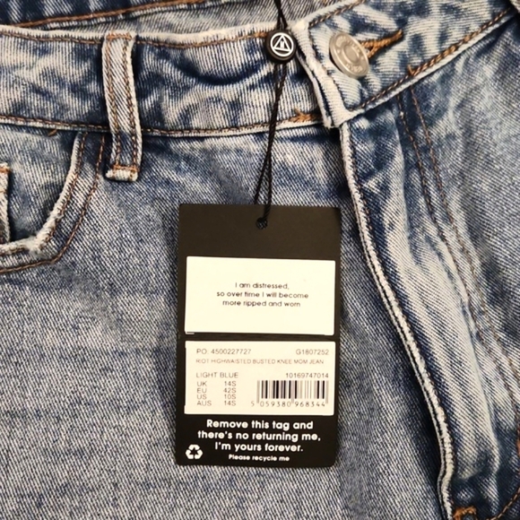 NWT Womens MISSGUIDED Riot high rise distressed mom jeans size 10S. - Picture 10 of 15